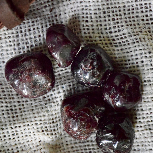 Garnet (Tumbled)